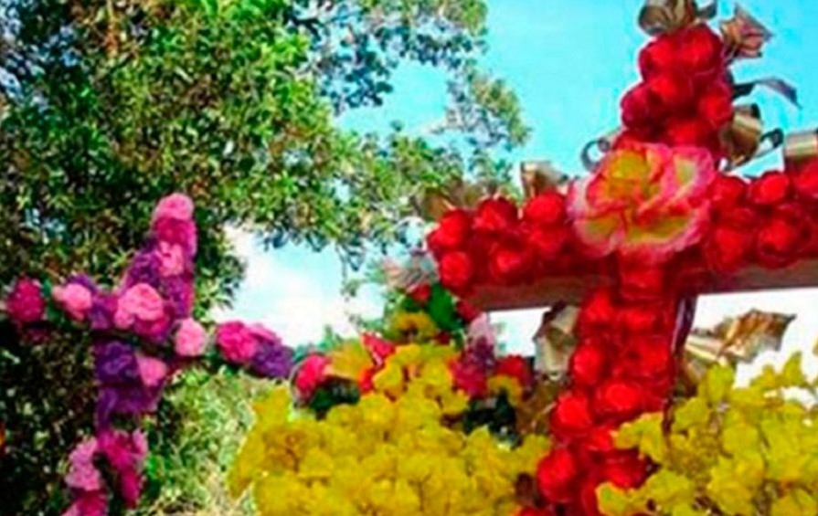 La Cruz de Mayo: Tradición religiosa y cultural muy arraigada en el país