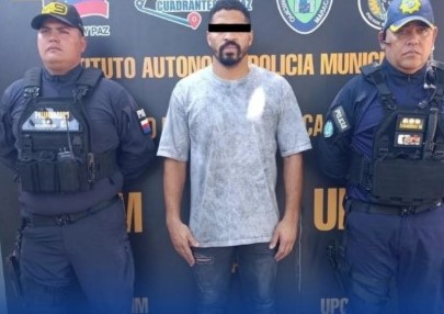 Preso el deportista que enfurecido por una tarjeta amarilla, le cayó a golpes a dos árbitros en un partido de futsal en el Colegio de Abogados