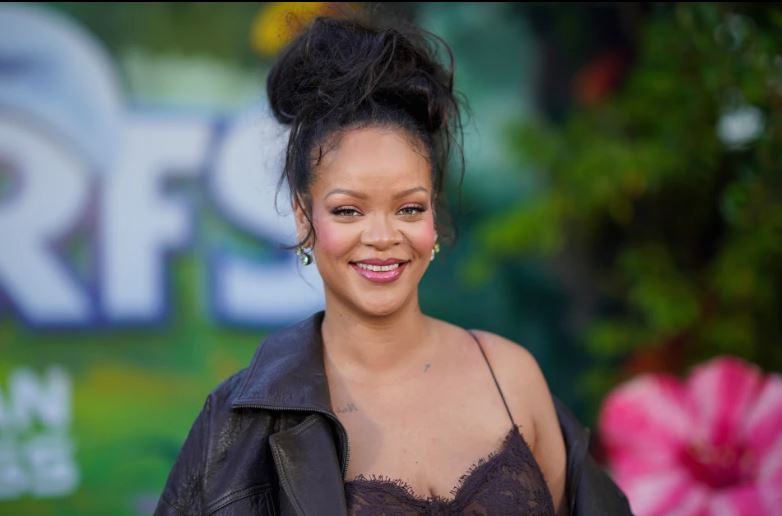 Un juez ordenó una evaluación de salud mental para la mujer acusada de intentar asesinar a Rihanna