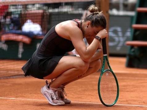 Roland Garros se queda sin su máxima favorita: Sabalenka sucumbe ante Shnaider en París
