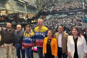 Gobernador Luis Caldera otorga 1.000 becas JEL a la juventud zuliana
