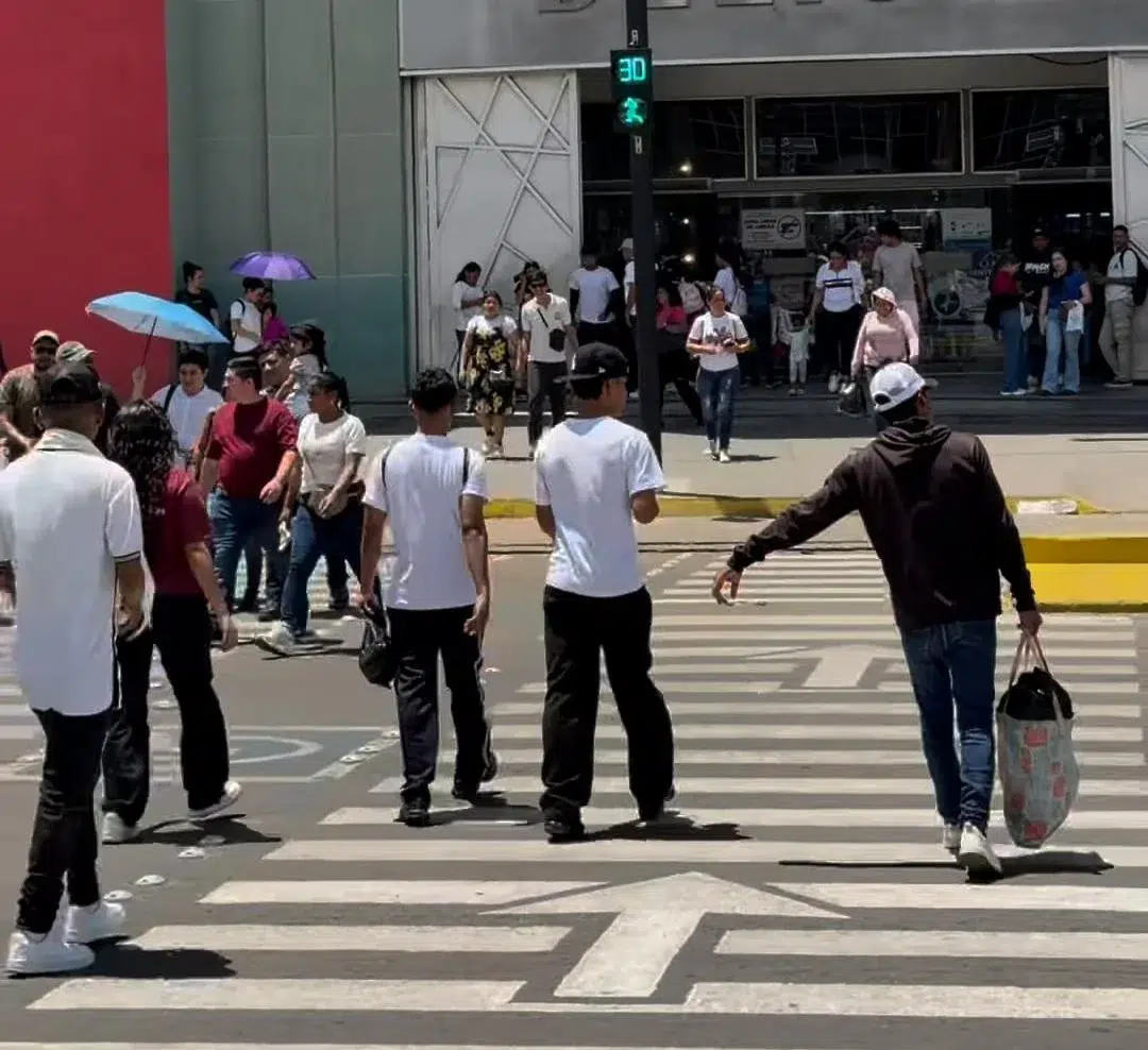 Alcaldía de Maracaibo inicia trabajos para renovar paso peatonal en Galerías