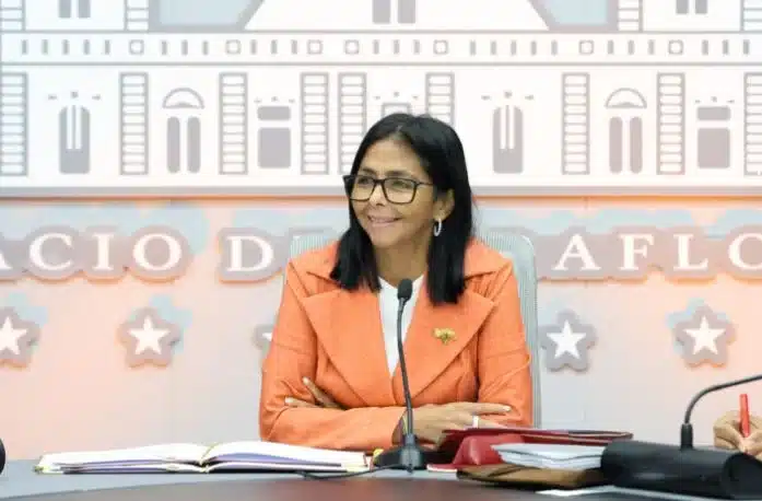 Delcy Rodríguez: "Seguimos con los labores de rescate de personas con vida"