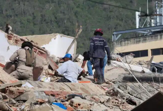 Nueva y fuerte réplica sacude Caracas