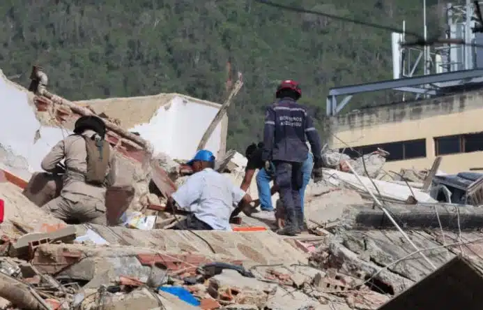 Nueva y fuerte réplica sacude Caracas