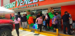 ¡Un golazo a la economía familiar! Alianza FarmaVenezuela y Fiorella Supermarket sacuden Maracaibo con atractivas ofertas quincenales