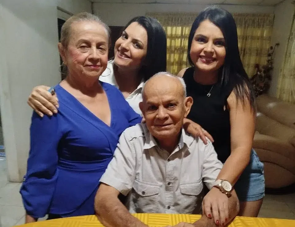 Unidas por el mismo amor: El legado imborrable del padre de las gemelas Castro