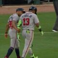 ¡Alarmas encendidas en Atlanta! Ronald Acuña Jr. se resiente de la lesión y abandona el terreno.