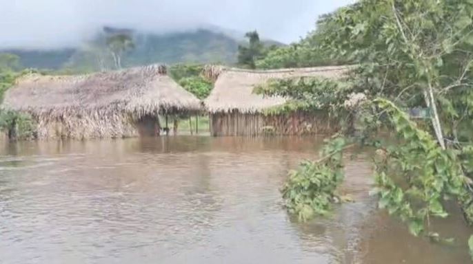 Crecida de río en el Amazonas provocó el desplazamiento de la comunidad Yanomami