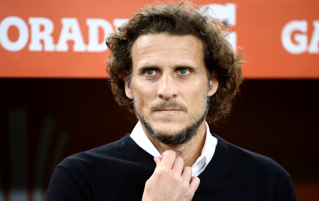 Diego Forlán asumirá la dirección técnica de Uruguay de forma interina
