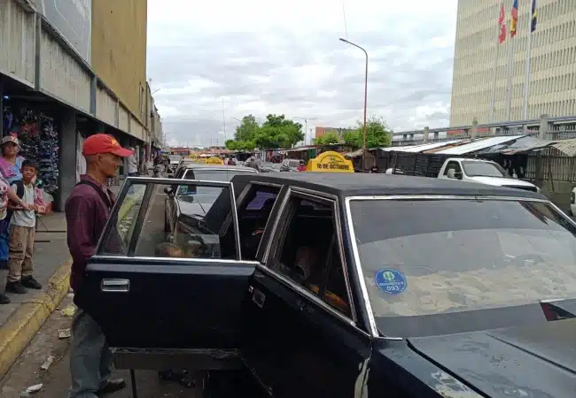 Choferes cobran "por su cuenta" el pasaje  del transporte público en Maracaibo