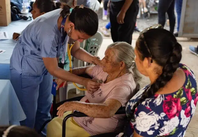 Alcaldía de Maracaibo ofrece atención médica gratuita en comunidades y red de ambulatorios
