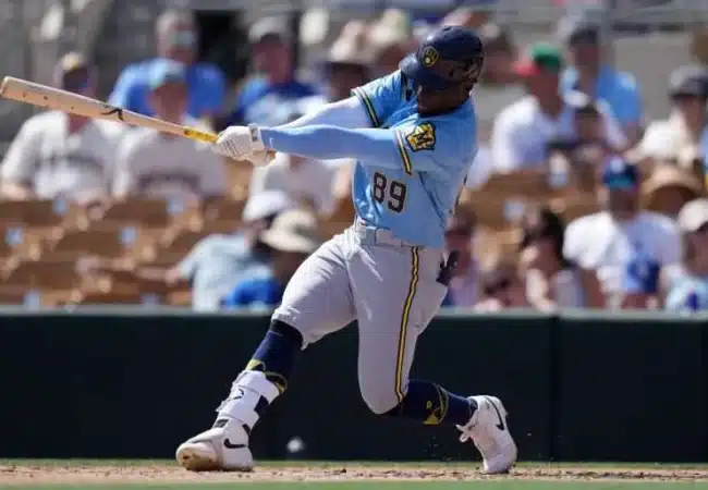 Otro criollo a las Grandes Ligas: Cerveceros de Milwaukee suben al prospecto Luis Lara