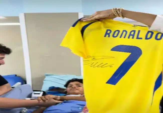 De Madrid a La Guaira: Andrés Mieles recibe una camiseta firmada por Cristiano Ronaldo y un emotivo mensaje de aliento