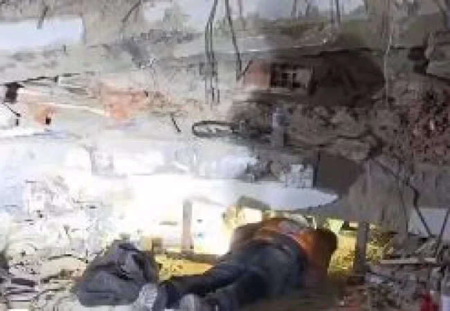 Rescatistas detectan con vida a una niña en la Torre B de OPP 33 y exigen grúa telescópica con urgencia