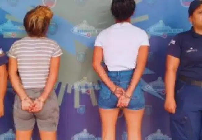 Por unos mensajes de texto: Detenidas dos mujeres tras riña en el Esomercasur de San Francisco