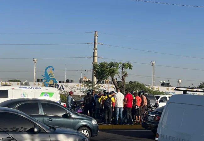 Motorizado lesionado tras ser arrollado en la Circunvalación 1
