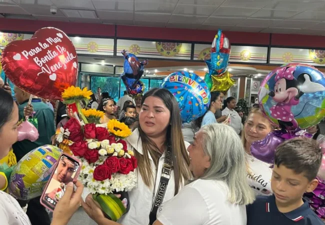 Se siente una algarabía en el Aeropuerto La Chinita entre pasajeros del área Internacional que viajan a EEUU