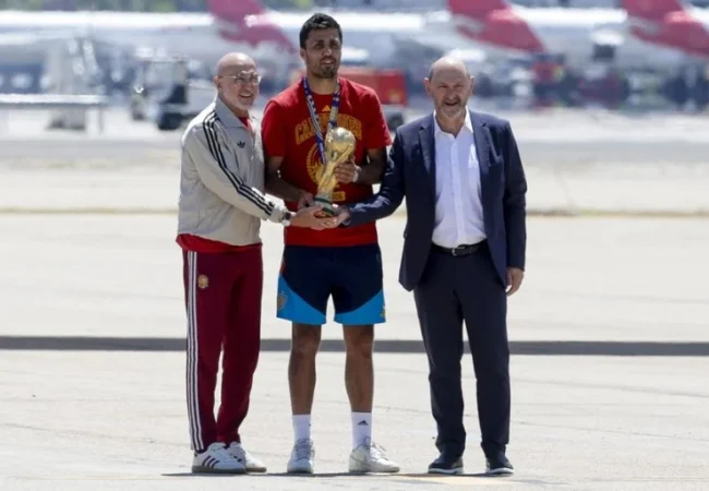 España aterriza en Madrid con la Copa del Mundo para iniciar una fiesta inolvidable