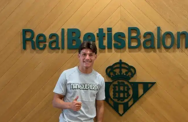 Fran García es nuevo jugador del Real Betis: firma hasta 2030 por cuatro millones de euros