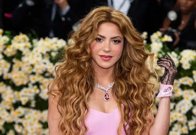 Shakira anuncia donación de 500,000 dólares de la Fifa para las escuelas en Venezuela tras los terremotos