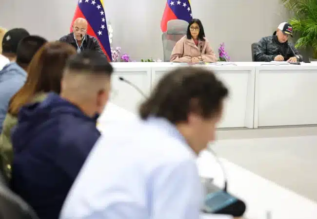 Presidenta (E) Delcy Rodríguez encabezó reunión del Estado Mayor para coordinar campamentos transitorios tras doble terremoto en Venezuela