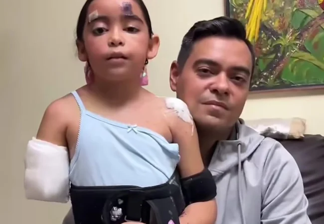 La pequeña Lía perdió a su mamá, hermanita y también su bracito derecho por el doble terremoto: Junto a su papá agradece toda la ayuda recibida