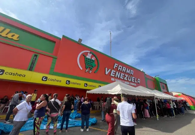 Fiorella Supermarket y Farma Venezuela revolucionan la Curva de Molina con su tercera gran multitienda