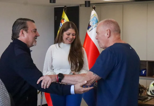 Alcaldía de Maracaibo y Grupo San Simón firman convenio para uso y acondicionamiento de canchas de tenis de La Vereda del Lago