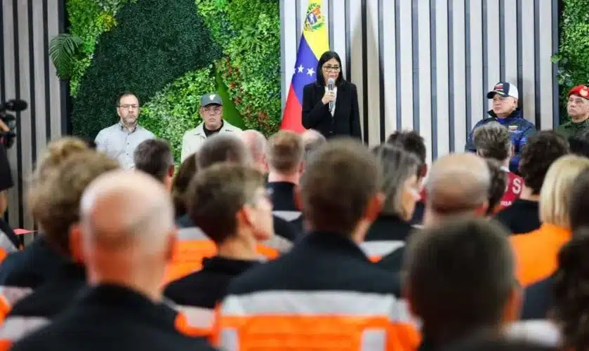 "Tenemos esperanza y fe": Continúan en Venezuela las labores de búsqueda y rescate informa Delcy Rodríguez