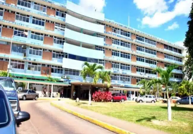 Un burro le arranca los genitales de un mordisco a un hombre en Monagas